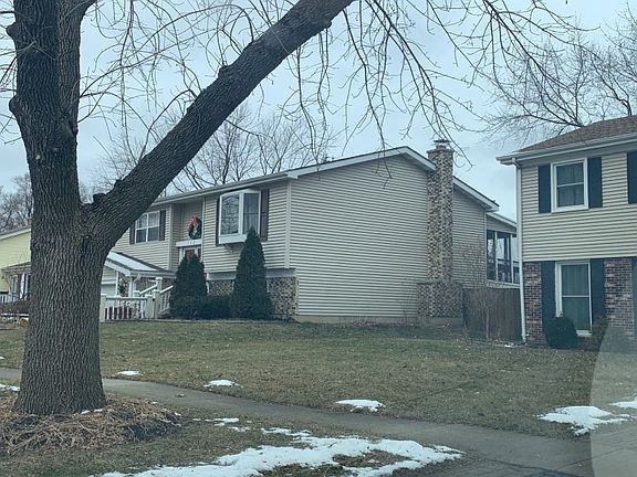 2nd image of 742 Merrill Ln