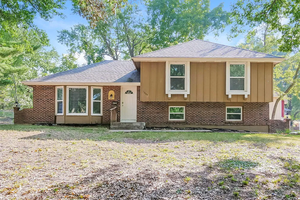 4 bed, 1.5 bath, 1296 sqft, $1,795 — Photo 1