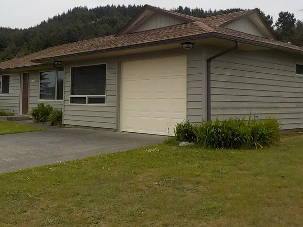 30417 Driftwood Dr, Gold Beach, OR 97444