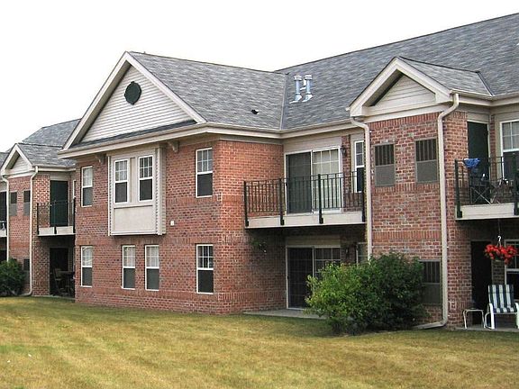 2nd image of 441 E Arbor Cir