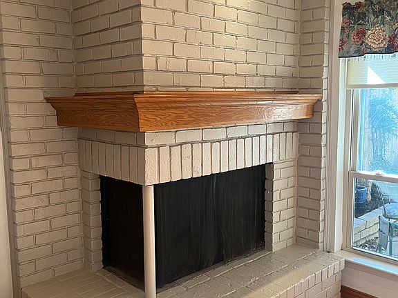 4th image of 2022 Warnford Pl