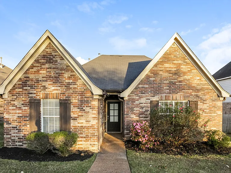 3044 Magnolia Dr — Photo 1