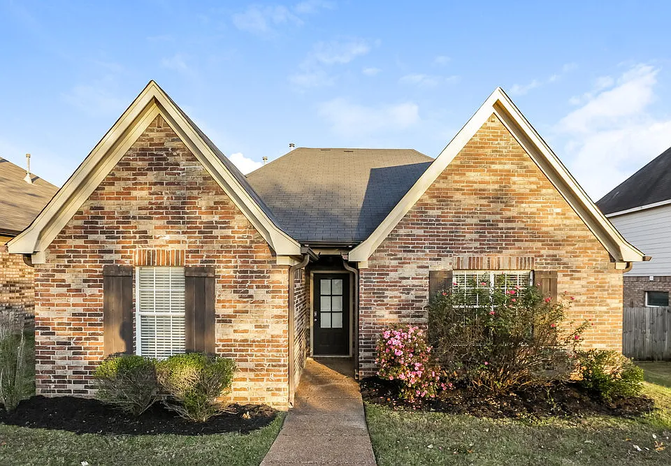 3044 Magnolia Dr