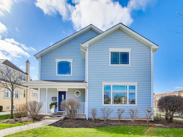 421 W Hawthorne St, Arlington Heights, IL 60004