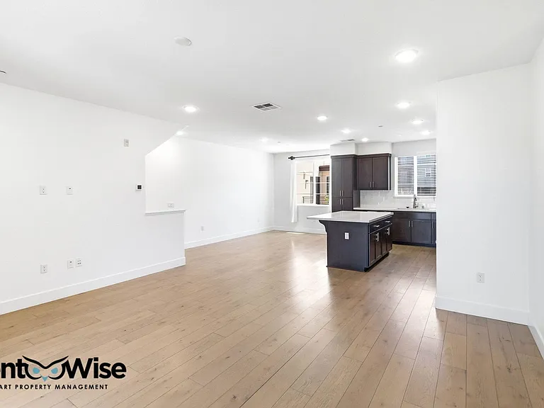29384 Hub Ln — Photo 17