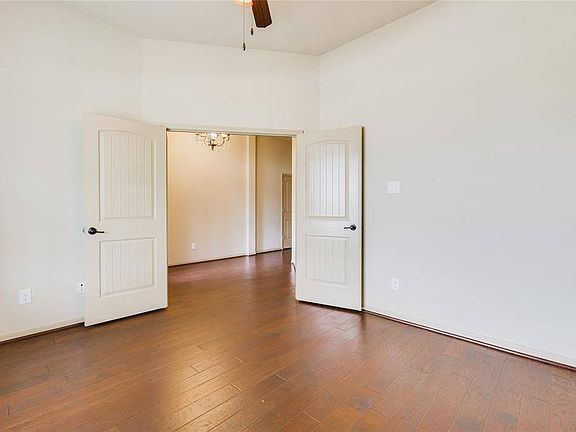 4th image of 12110 Briarwood Cove Cir