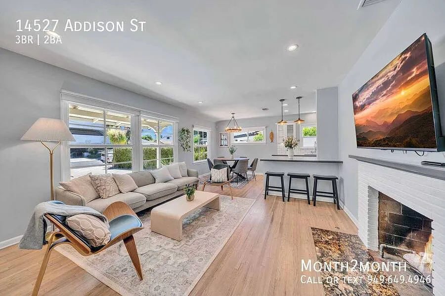 Modern Comfort on Addison St — Photo 2