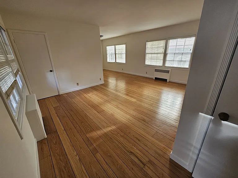 1935 Clay St #302 — Photo 4