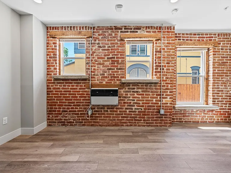 Modern Cap Hill Retreat with Historic Character — Photo 10
