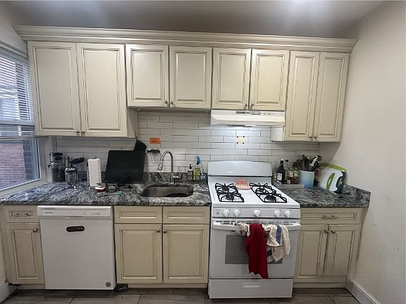 3rd image of 194 Kelton St #1F
