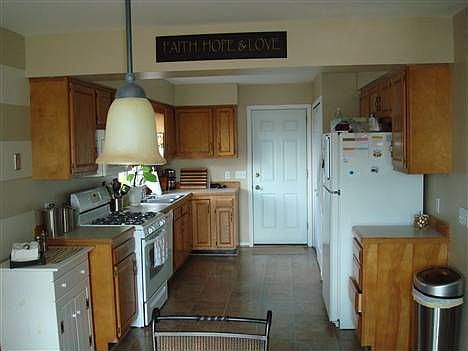 5th image of 1918 Grant Pl