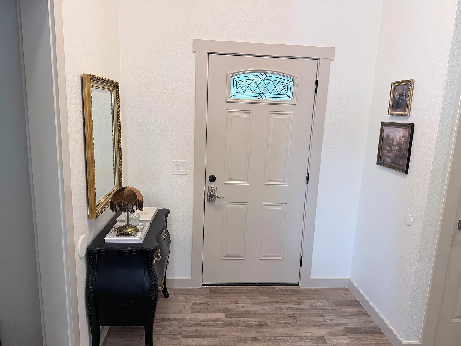 5 bed, 1656 sqft, $1,850 — Photo 1