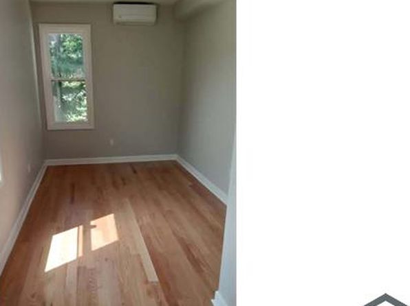 16 Cornell Ave #2L