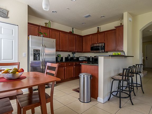 2nd image of 180 Emerald Creek Way