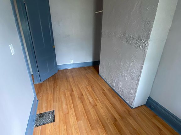 4th image of 330 Auburn Ave #1