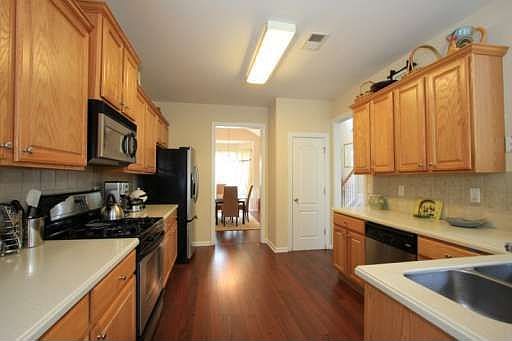 5th image of 3555 Arbroath Dr