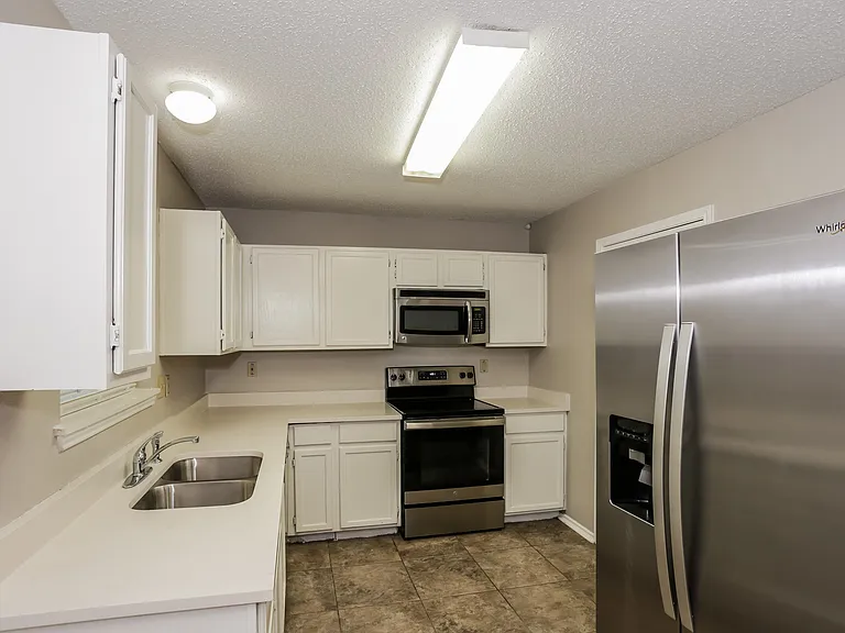 8120 Camelot Rd — Photo 8