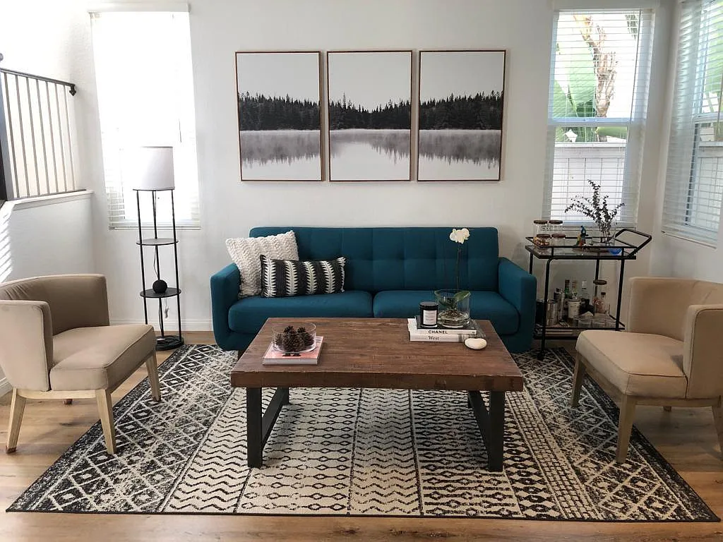4 bed, 1986 sqft, $5,100 — Photo 1