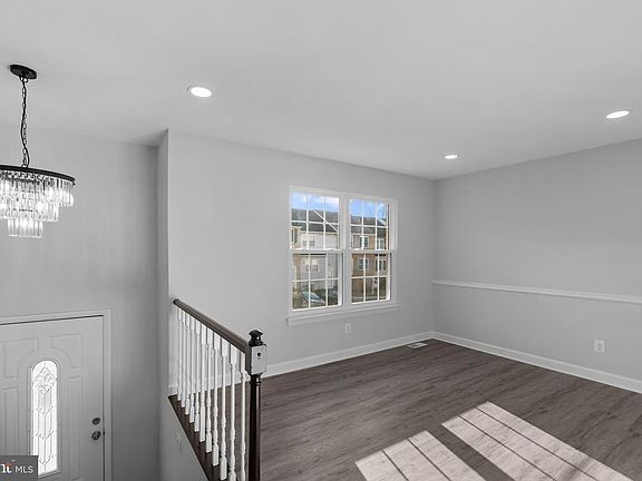 4th image of 12 Piedmont Ct