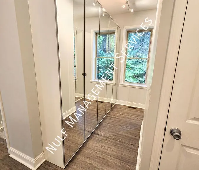 6010 Butler St — Photo 8