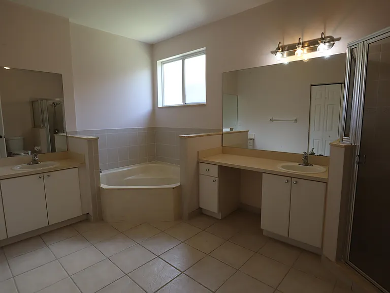 2202 SE 17th Ave — Photo 13