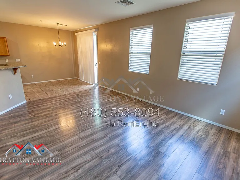 1423 N 81st Ave — Photo 9