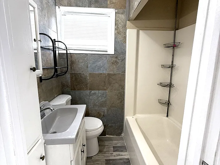 700 Throop St #2 — Photo 8