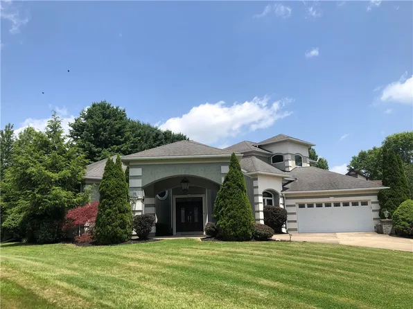 87 Farmview Dr, Uniontown, PA 15401