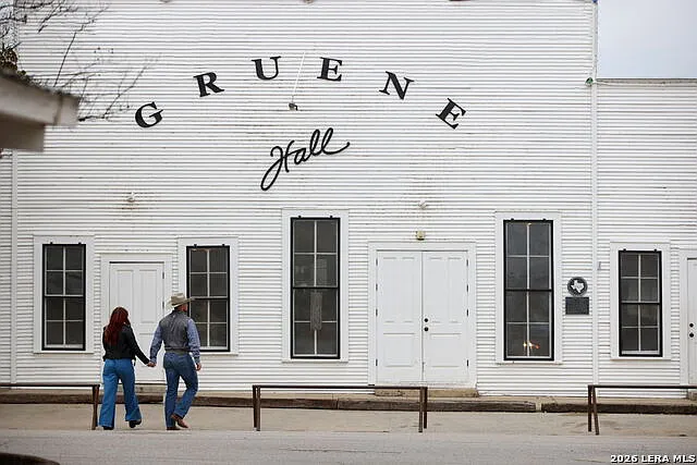 1648 Gruene Pass — Photo 36