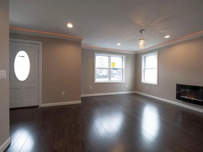 14 Cleveland Ave — Photo 2