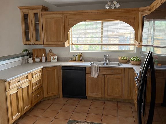 3rd image of 6717 N Half Moon Pl