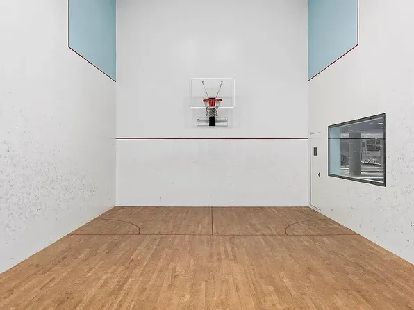 235 East 40th Street image 17 of 20