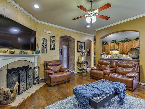 5th image of 106 Brook Hollow Ln