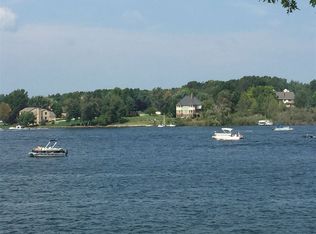 8755 Hilton Rd APT 2, Brighton, MI 48114