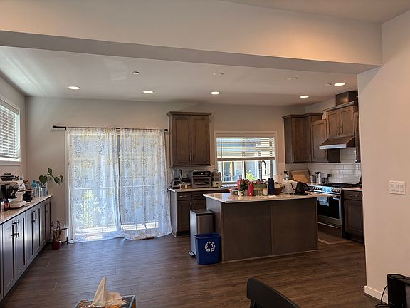 5th image of 1307 8th Ave NE
