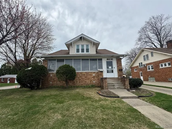 18230 Frazho Rd, Roseville, MI 48066