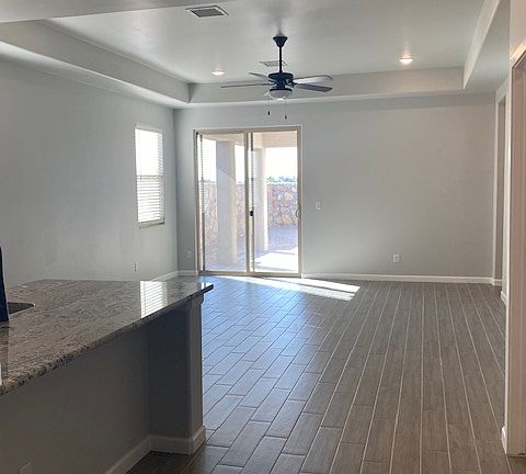 4th image of 4742 Lotus Ave