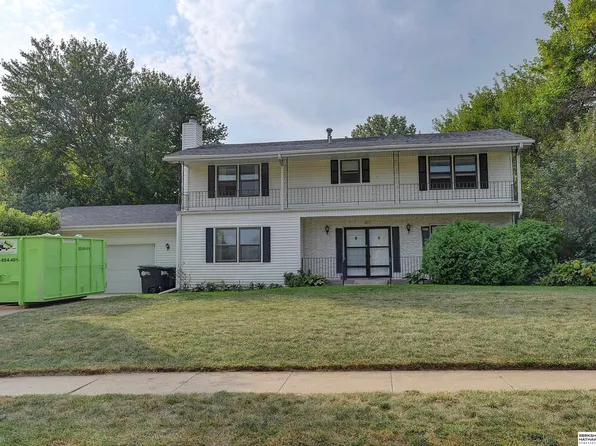 9817 Charles St, Omaha, NE 68114