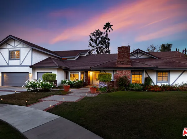 17341 Cumpston St, Encino, CA 91316