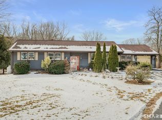 1040 East Lake Road, Montville, CT 06370