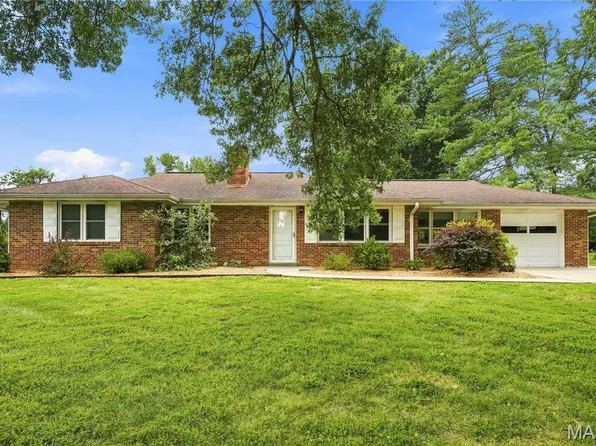 21 Elannchester Dr, Ballwin, MO 63011