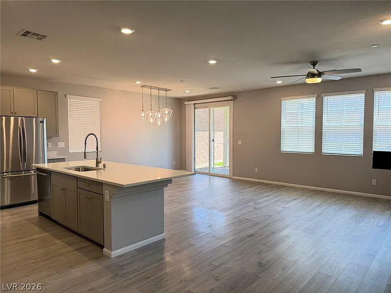3025 Gravino Ave — Photo 5