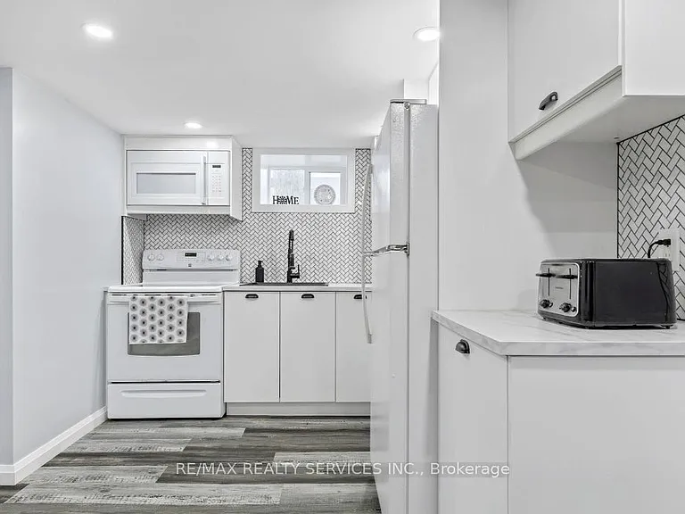 3 Mary St E — Photo 5