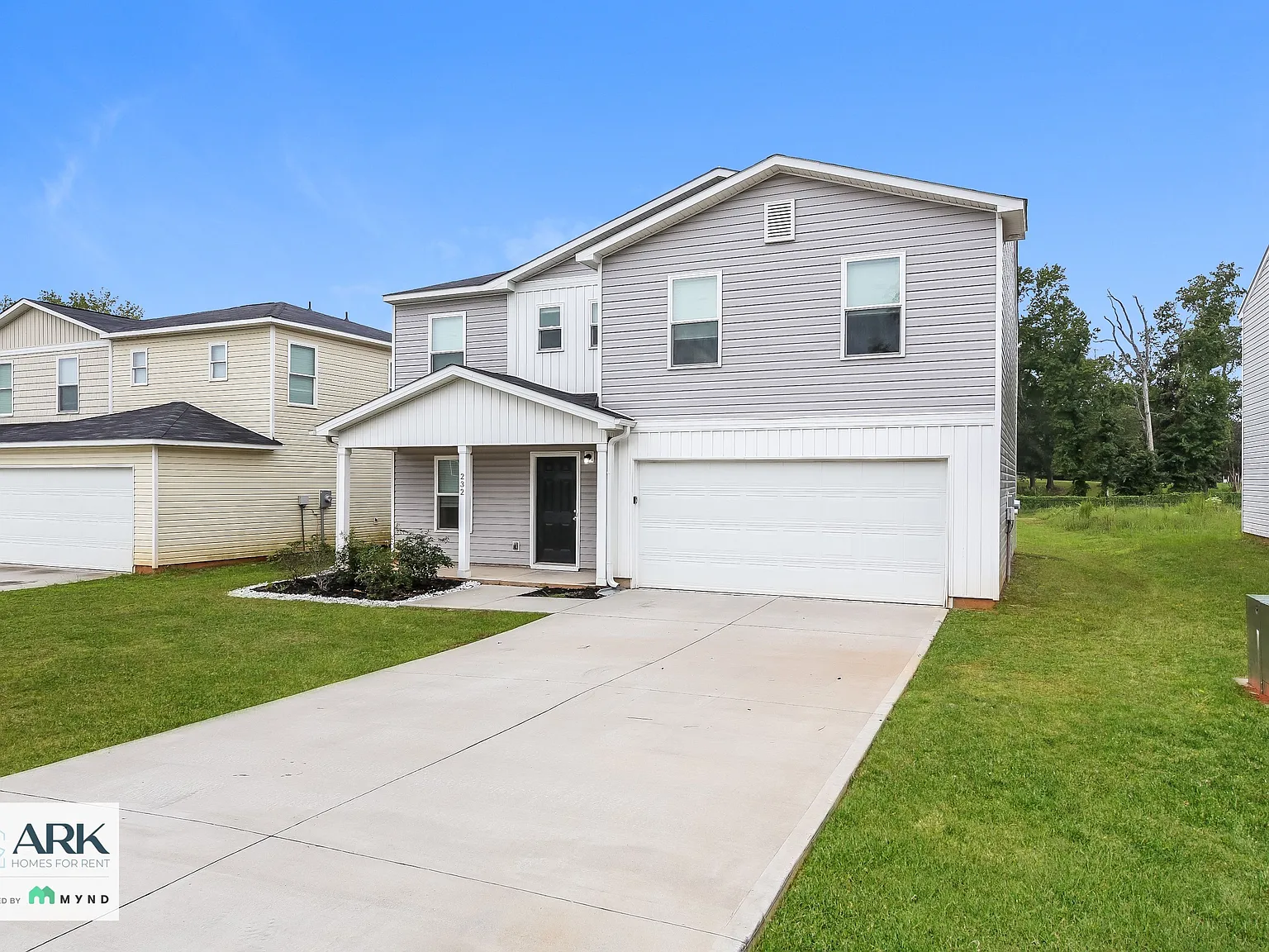 4 bed, 3.0 bath, 2009 sqft, $2,105 — Photo 2