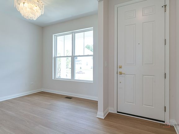 5th image of 20688 Oliver Ct