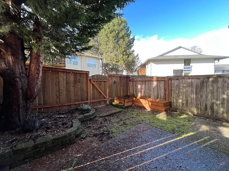 767 SW 198th Pl — Photo 30