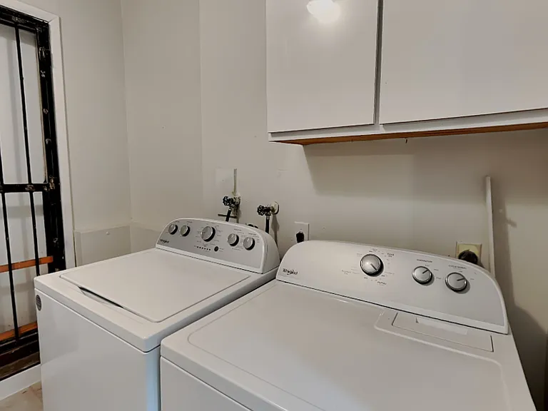 3801 1/2 W Palmira Ave — Photo 22