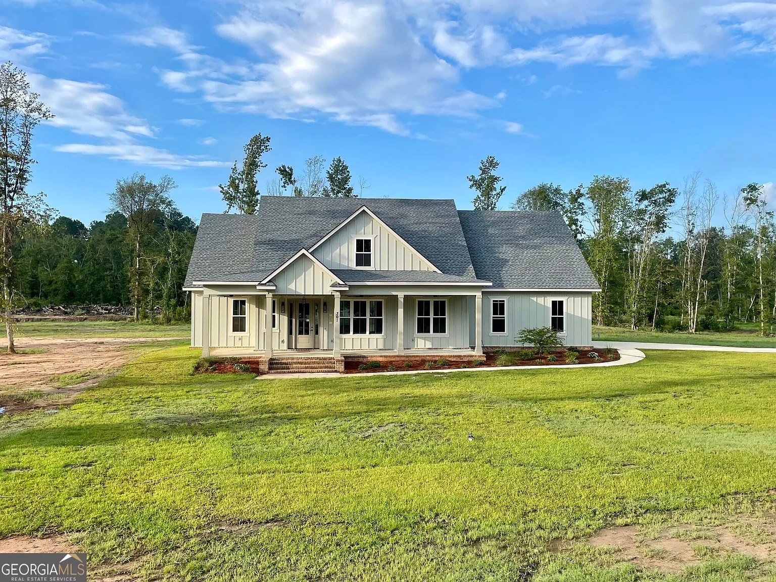 4 bed, 3.0 bath, 2832 sqft, $3,500 — Photo 1