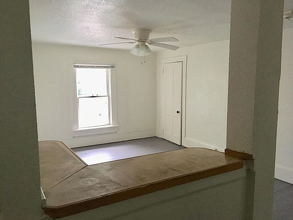 5th image of 204 W Wisconsin Ave #2C