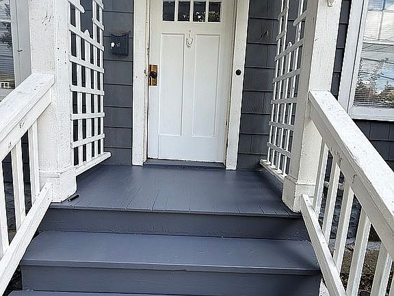 2nd image of 36 Pearl St